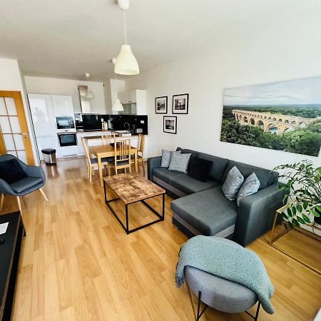 Bl City View Apartment, 24Hr Self Check-In, Free Private Parking, Panoramic View From Balcony, 5-Minute Walk To City Centre Banska Bystrica Exterior photo